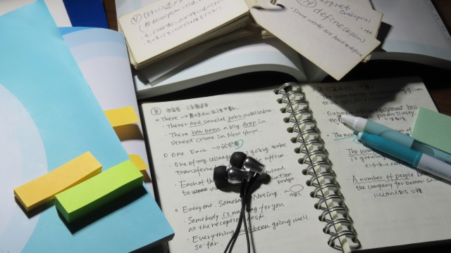 学習に使うノートと文具