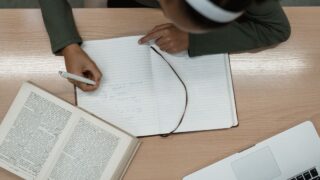 社会人におすすめのオンラインスクール|分野別の選び方と後悔しない見極め方【2026年版】