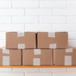 ふるさと納税の返礼品が届く宅配の箱（年収800万円）