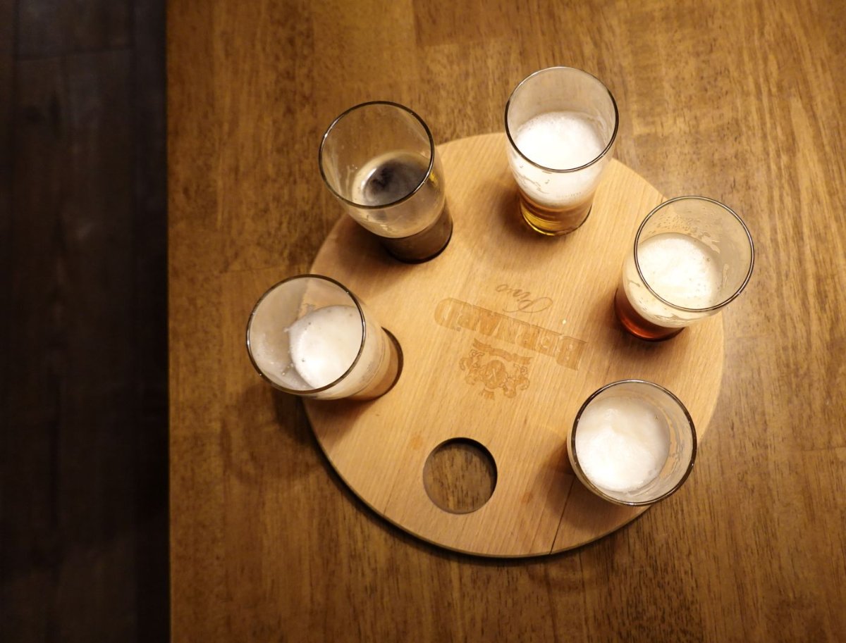 クラフトビールが注がれたグラス