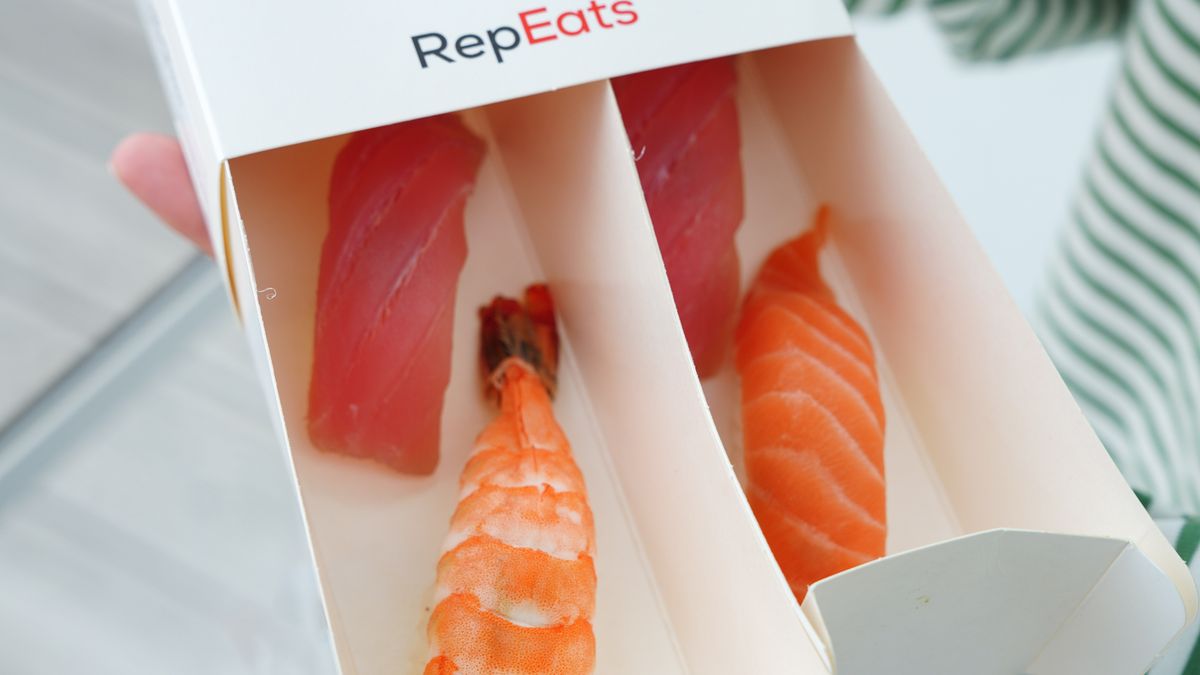 ふるさと納税の返礼品を思わせる料理の詰め合わせ