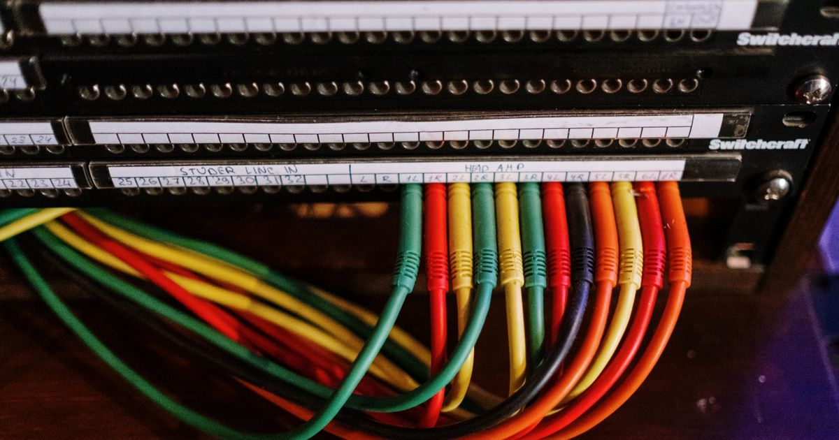 配線されたネットワーク機器